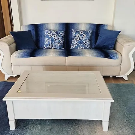 Seaview 2 Bedroom With Swimming Pool & Pkg Apartment