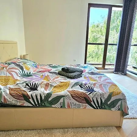 Seaview 2 Bedroom With Swimming Pool & Pkg Apartment *
