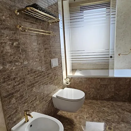 Seaview 2 Bedroom With Swimming Pool & Pkg Apartment